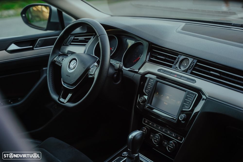 VW Passat Variant 2.0 TDi Highline DSG - 33