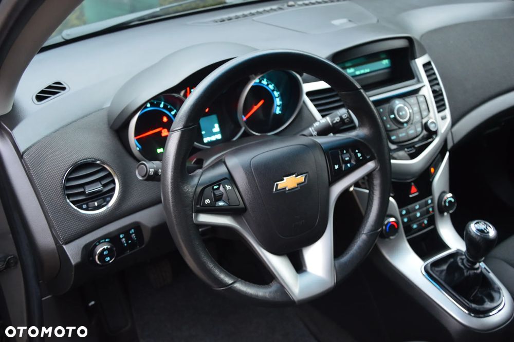 Chevrolet Cruze 1.8 LT+ - 22