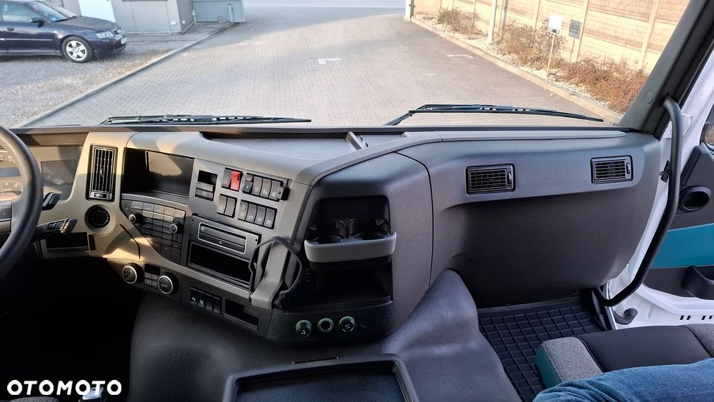 Volvo FM 430 / PEŁNY ADR / HYDRAULIKA + PRZYSTAWKA DO KOMPRESORA / MASA WŁASNA 6620 kg - 29