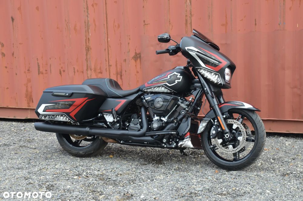 Harley-Davidson Touring Street Glide - 11