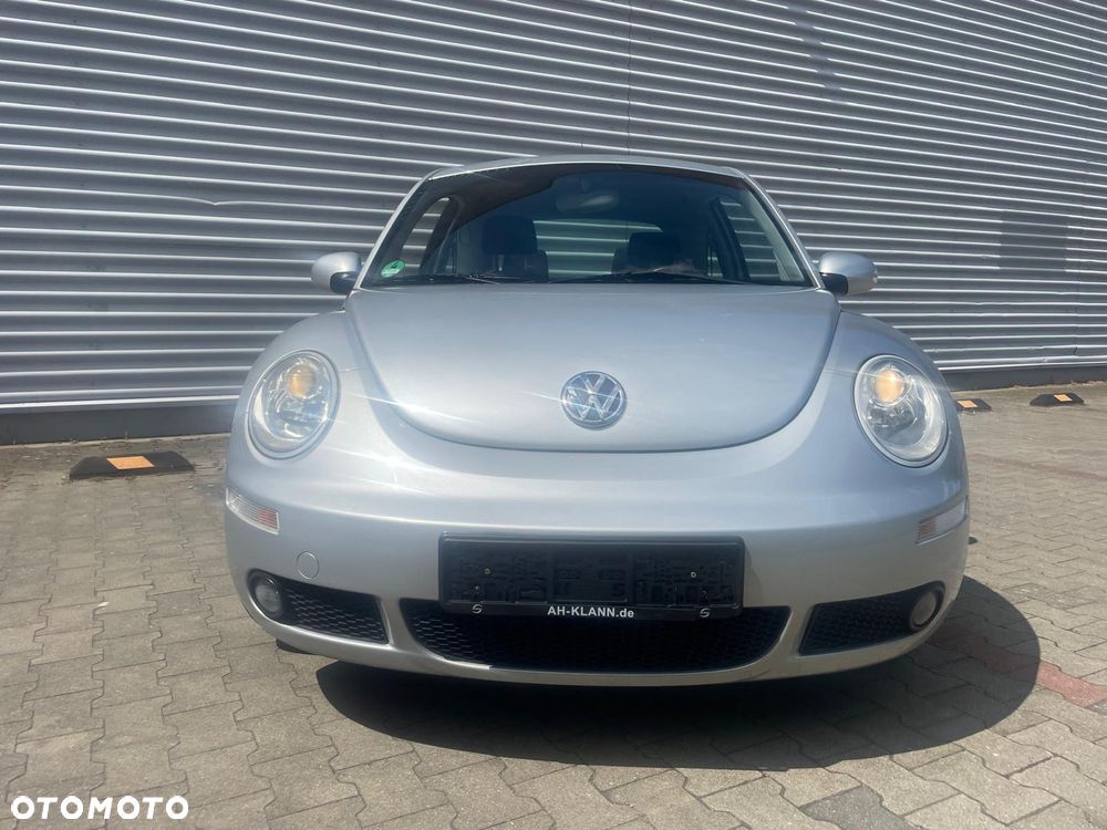 Volkswagen New Beetle - 1