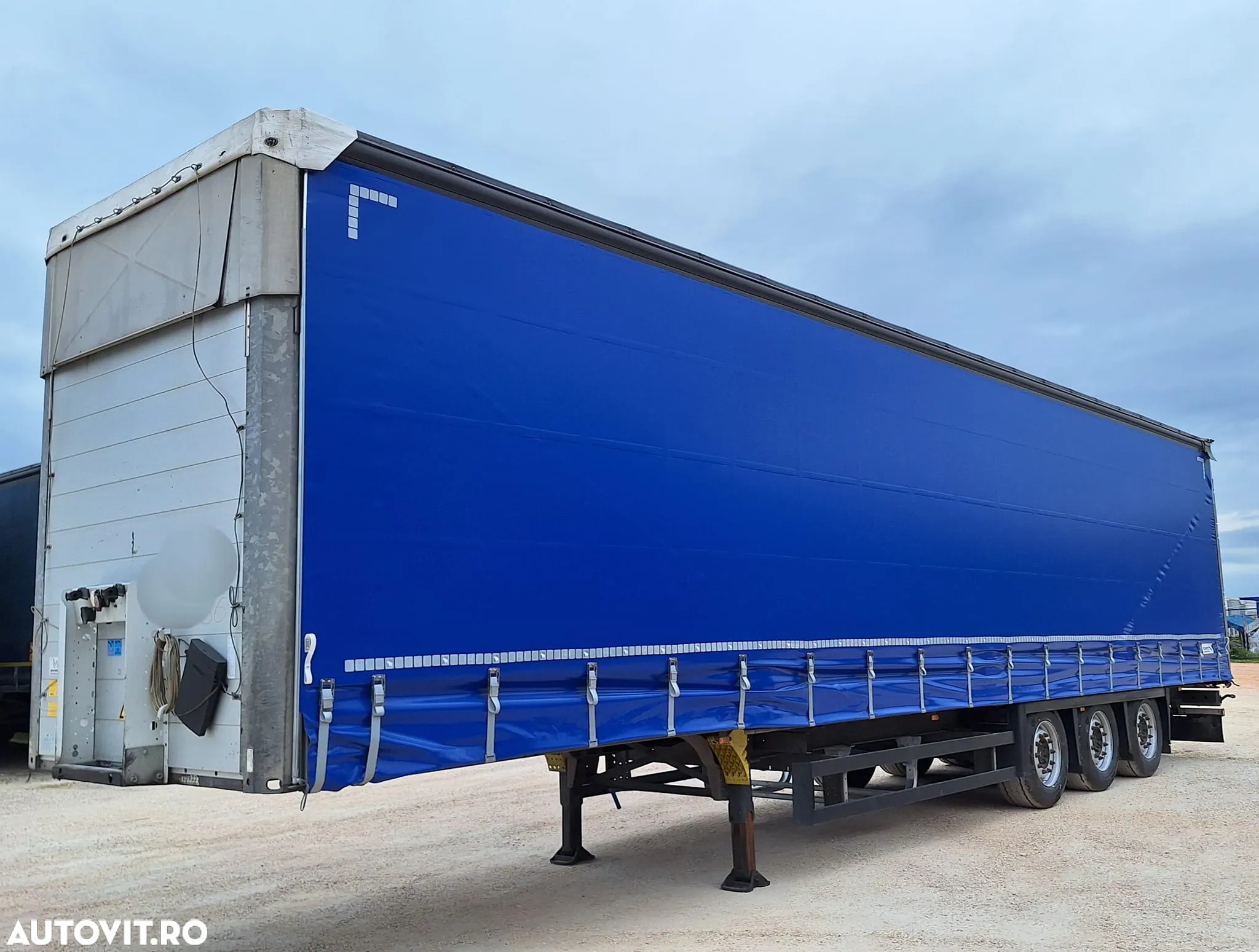 Schmitz Cargobull VARIOS, BDE (stalpi largibili spate), finantare, prelati noi, anvelope noi, discuri placute noi, suport dublu roata de rezerva nou - 3