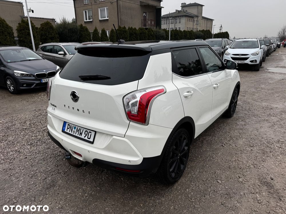SsangYong/KGM Tivoli e-XGi 160 2WD Black+White - 6