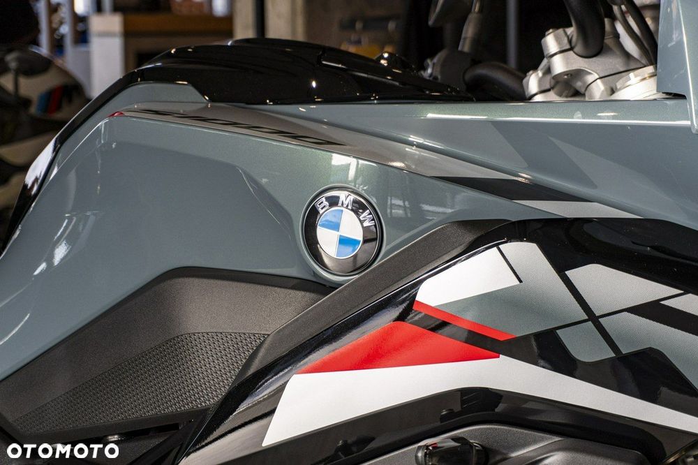 BMW XR - 12