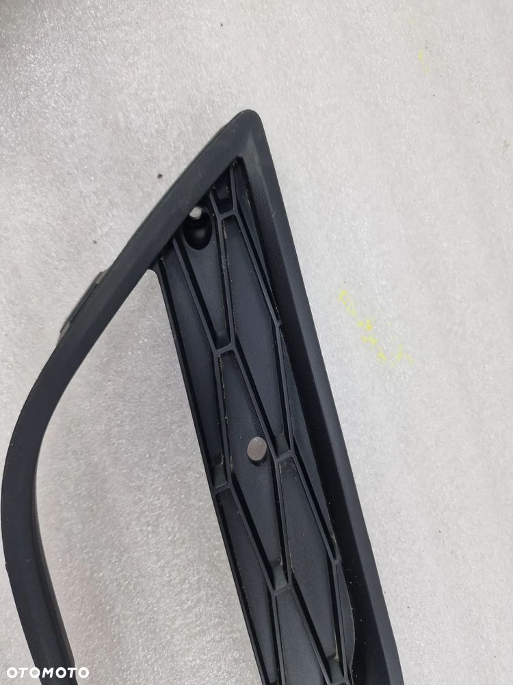 SEAT IBIZA IV LIFT 6J0 12- LEWA KRATKA BOCZNA ZDERZAKA PRZEDNIEGO PRZÓD , NR 6J0853665F , NR AUKCJI C/115 - 2