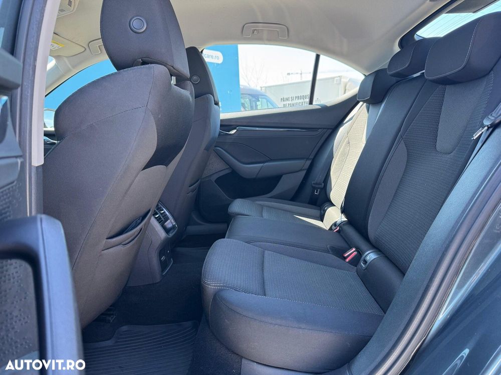 Skoda Octavia 1.5 TSI Ambition - 9