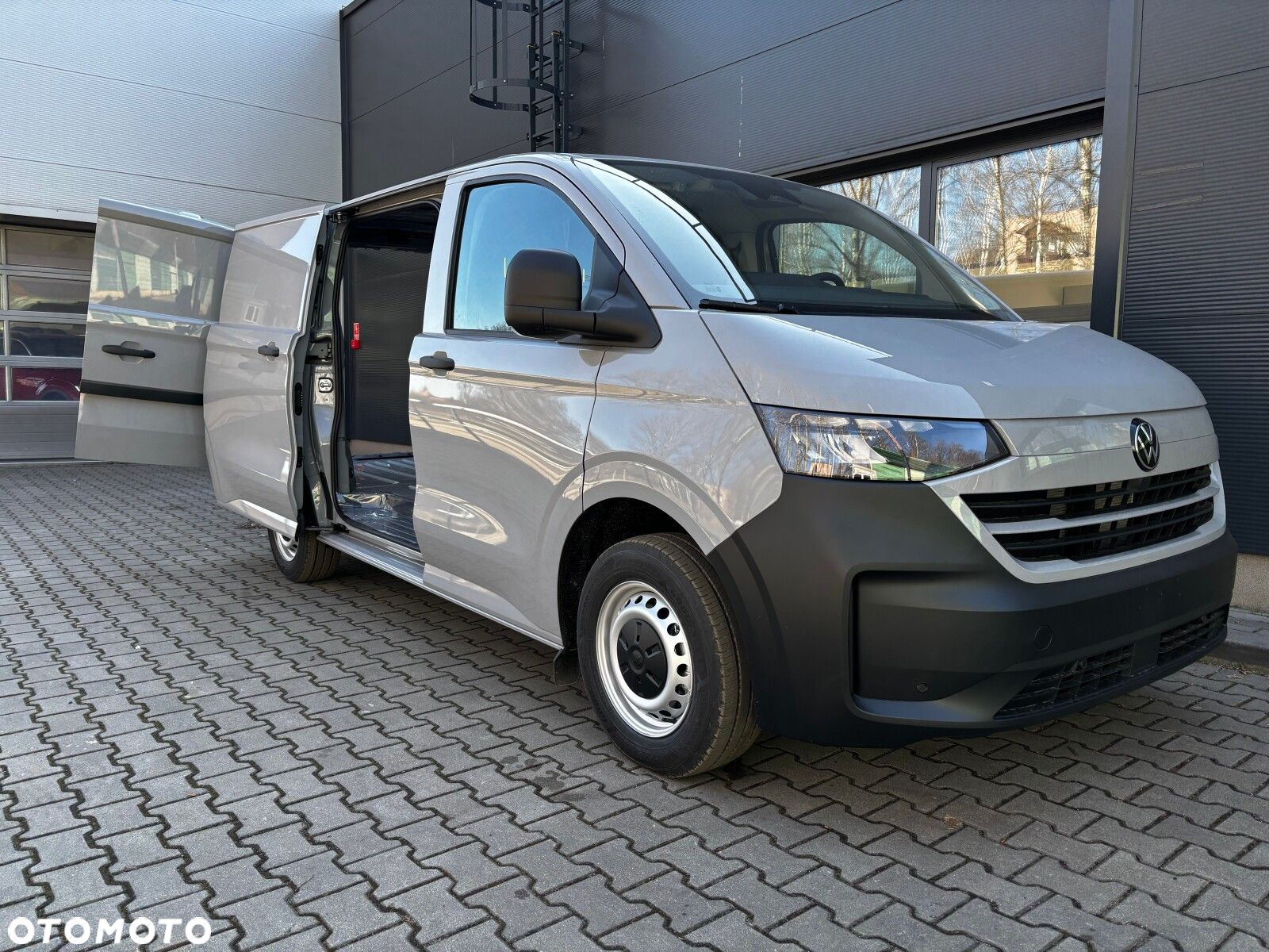 Volkswagen Transporter 2.0 TDI 150 KM 8-b automat. L1 - 12