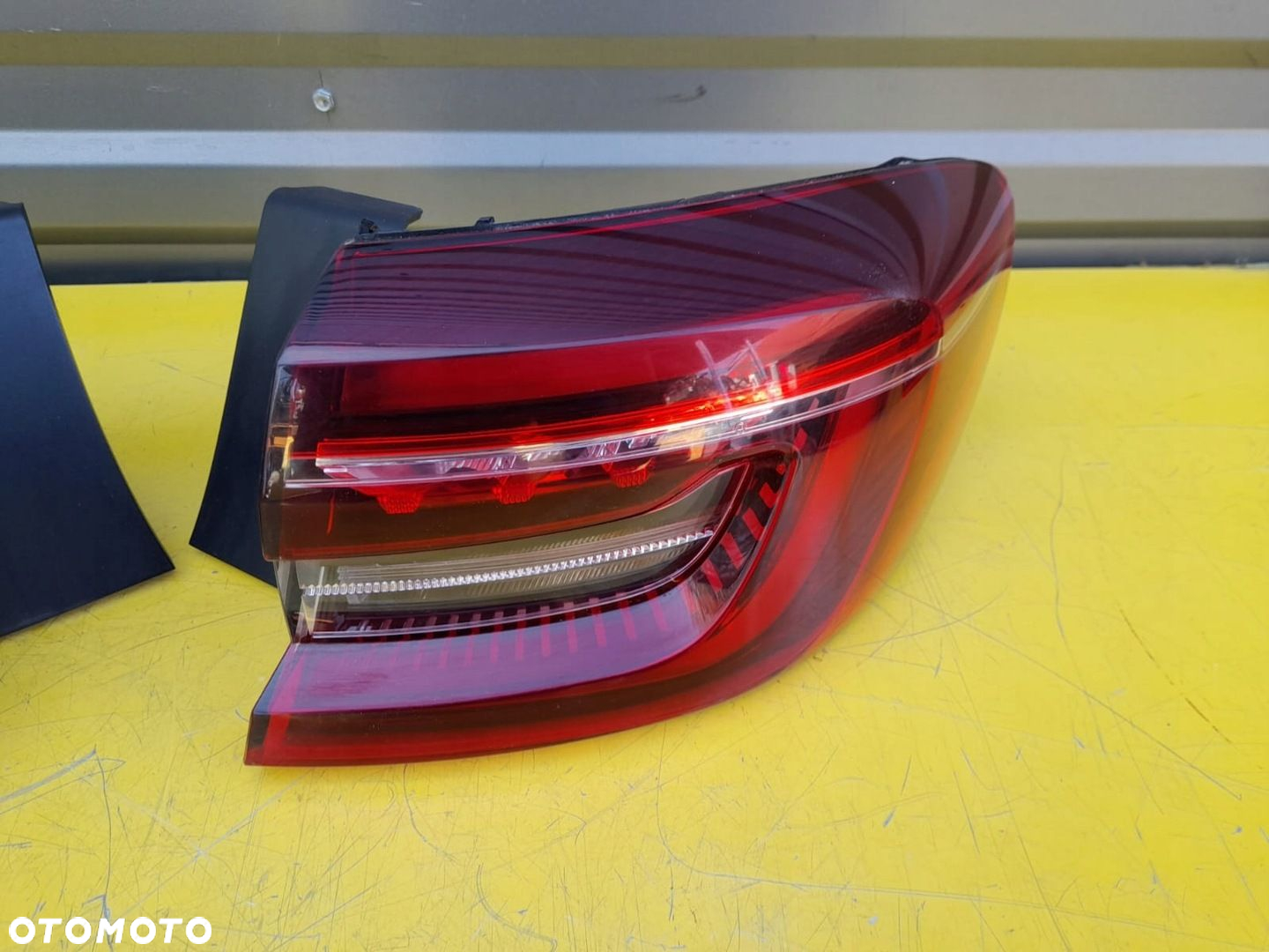 RENAULT CLIO V LAMPA TYŁ PRAWA 265551035R 2655504885R - 2