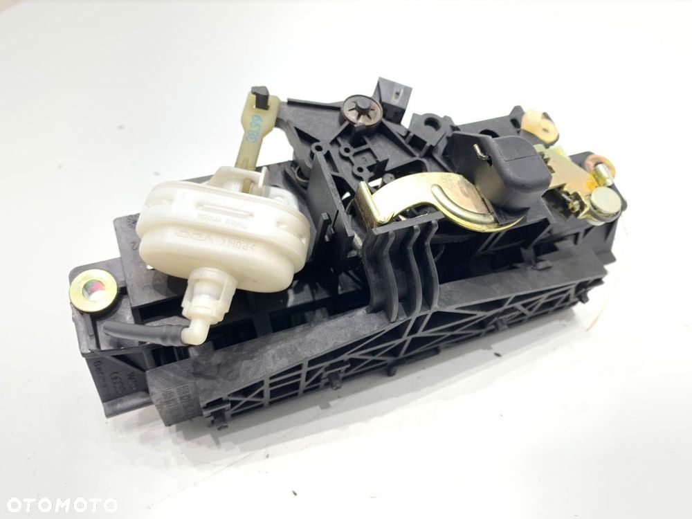 KLAMKA KLAPY TYŁ - 59.00 PLN - AUDI A3 (8L1) 1996 - 2006 1.6 74 kW [101 KM] benzyna 1996 - 2003 - 2