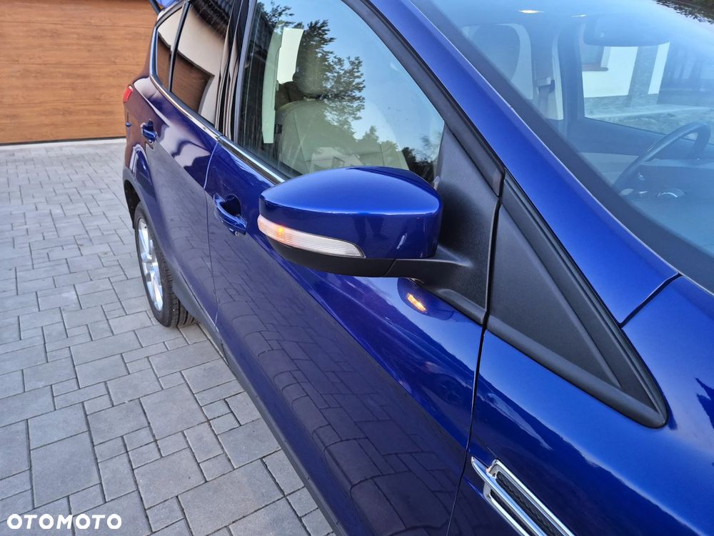 Ford Escape 2.0 EcoBoost AWD Titanium - 23