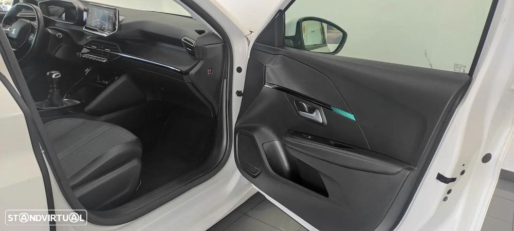 Peugeot 208 1.2 PureTech Allure - 22