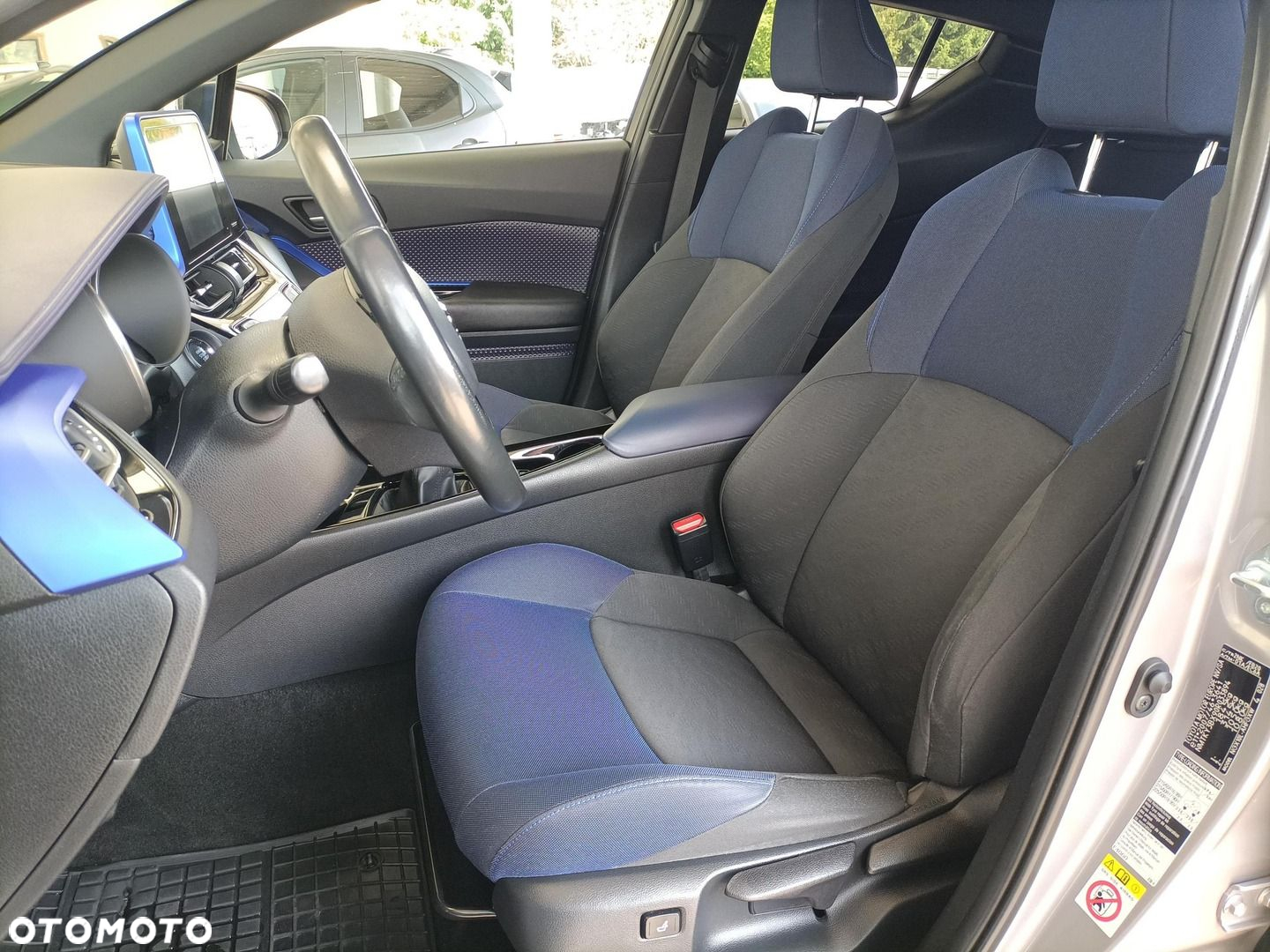 Toyota C-HR 1.2 T Dynamic - 10