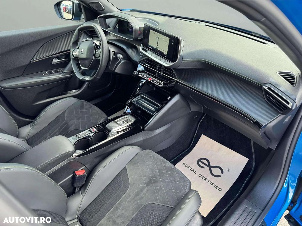 Peugeot 2008 1.2 PureTech EAT8 STT GT Pack - 11