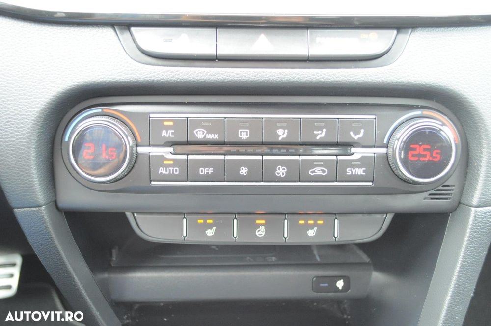 Kia Ceed 1.5 T-GDI DCT7 OPF GT Line - 21