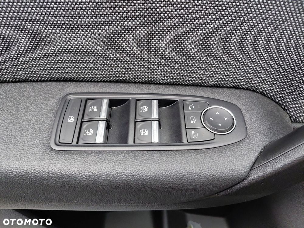 Renault Captur - 23