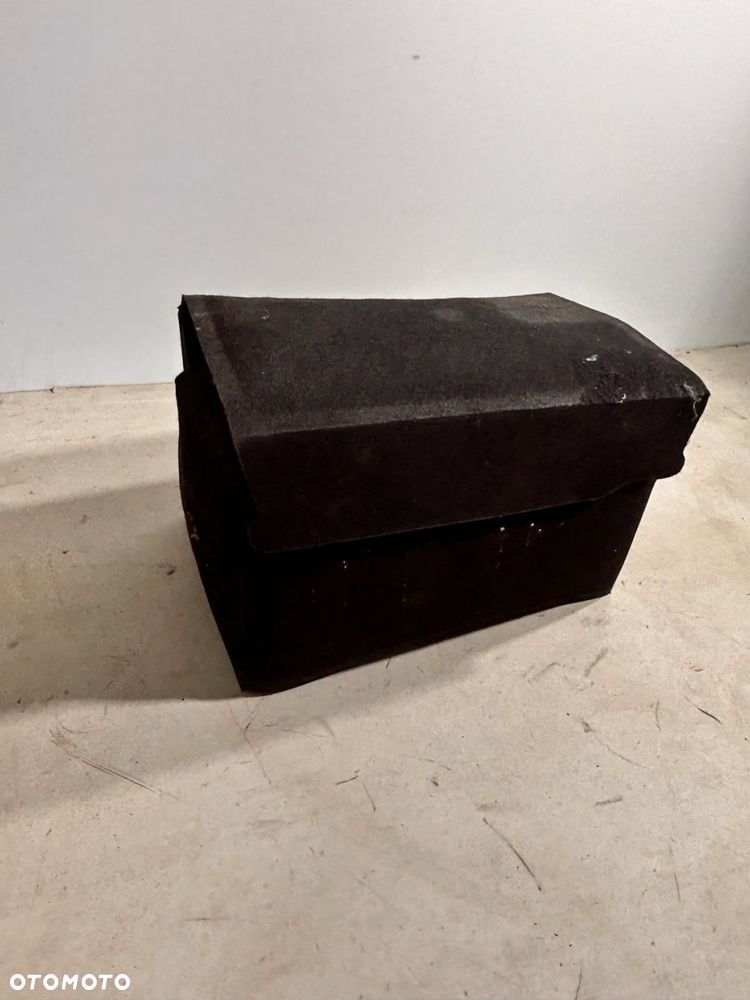 OSŁONA TERMICZNA AKUMULATORA SKODA VW GOLF Audi A3 8V 0V4 5Q0 915 411 H - 1