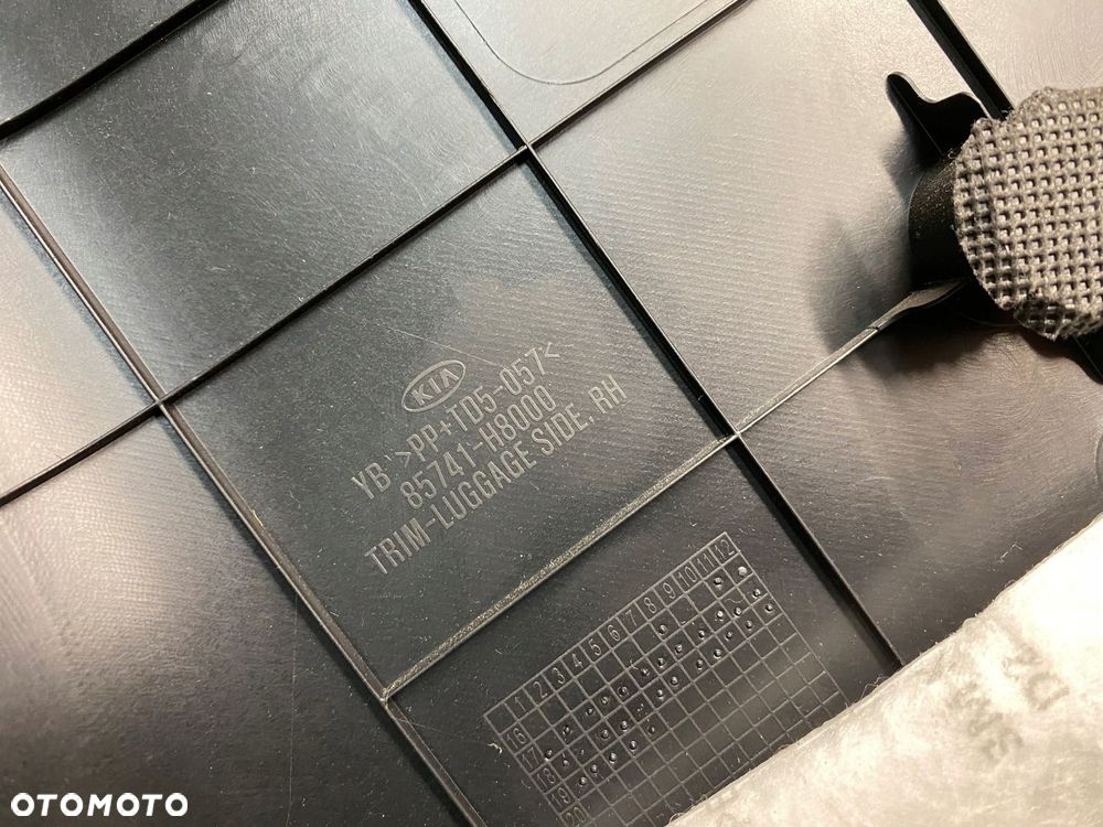 BOCZEK TAPICERKA BAGAŻNIKA PRAWY KIA RIO IV V 17-23 85732-H8000 ŁADNY - 6