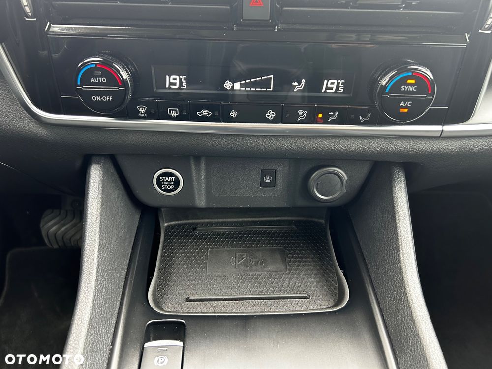 Nissan Qashqai 1.3 DIG-T MHEV Xtronic N-Connecta - 29