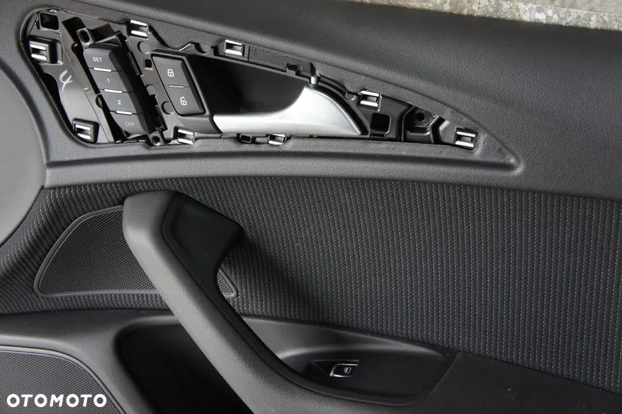 NR 53 Boczki drzwi  tylne do AUDI A6 4G0 wstawki materiałowe - 2
