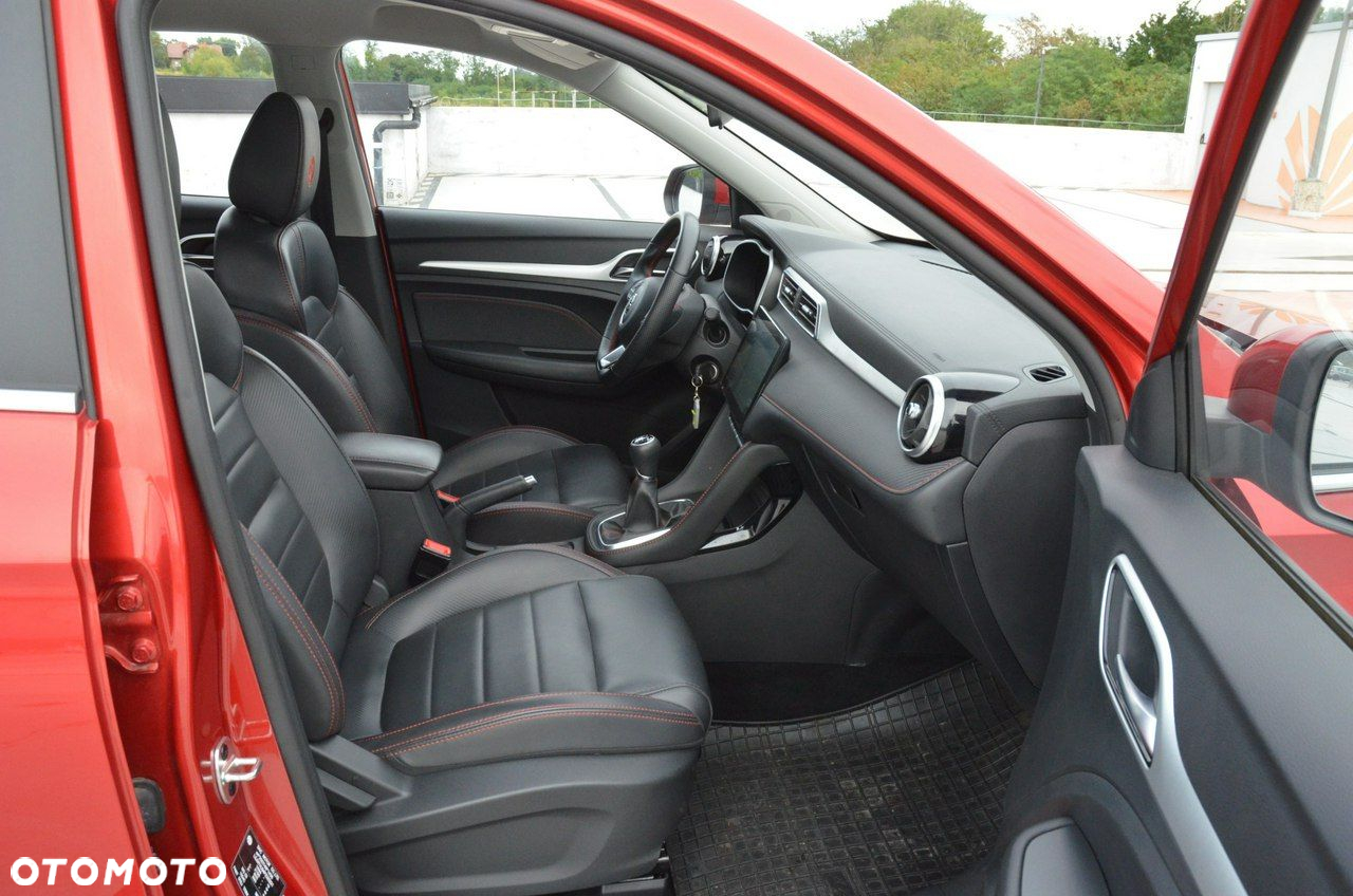 MG ZS - 24
