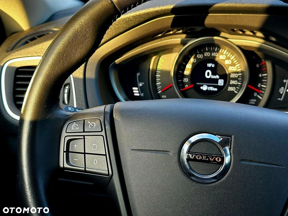 Volvo V40 D2 - 12