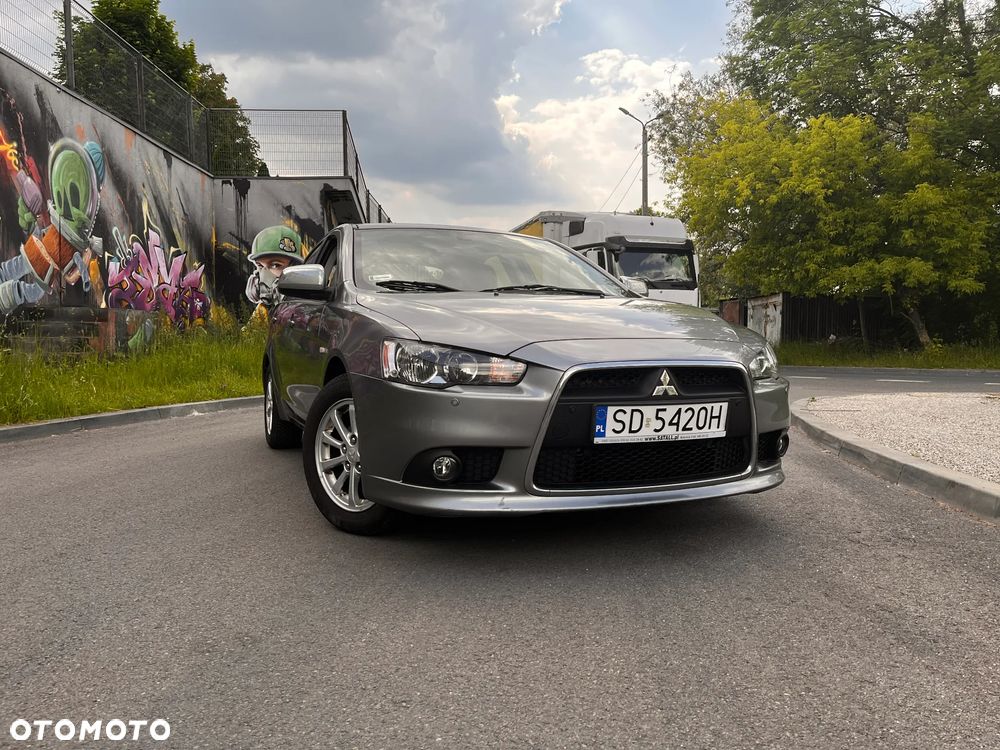 Mitsubishi Lancer 1.6 Invite - 1