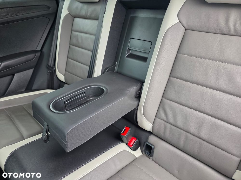 Volkswagen T-Roc - 23