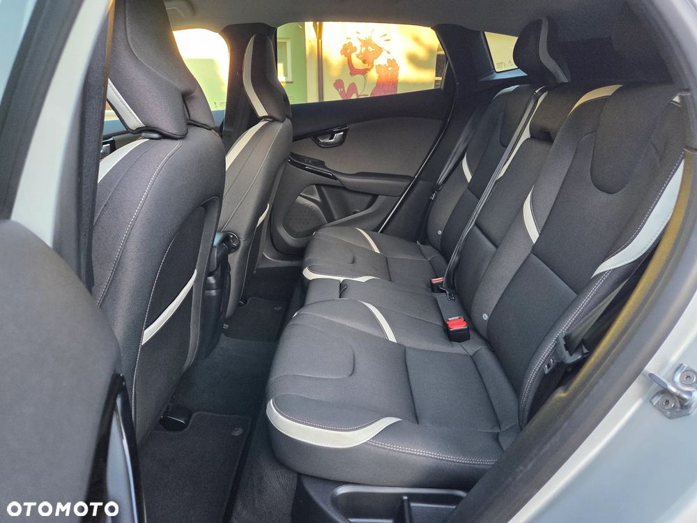 Volvo V40 D3 Geartronic - 23