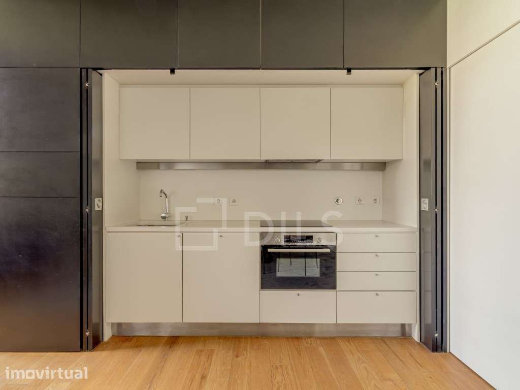 Apartamento T1 duplex com varandas, na Av. da Liberdade - Grande imagem: 3/20