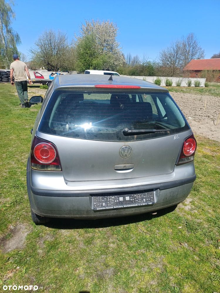 Klapa bagażnika szyba Vw Polo 9n3 2006r kompletna - 1