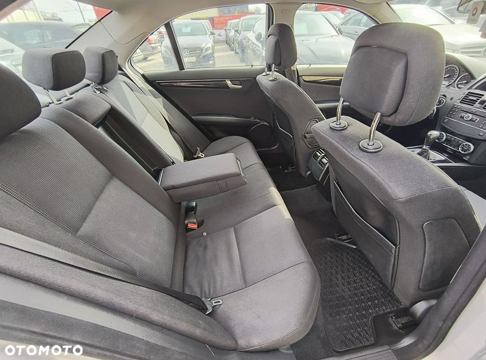 Mercedes-Benz Klasa C 180 Kompressor Elegance - 41