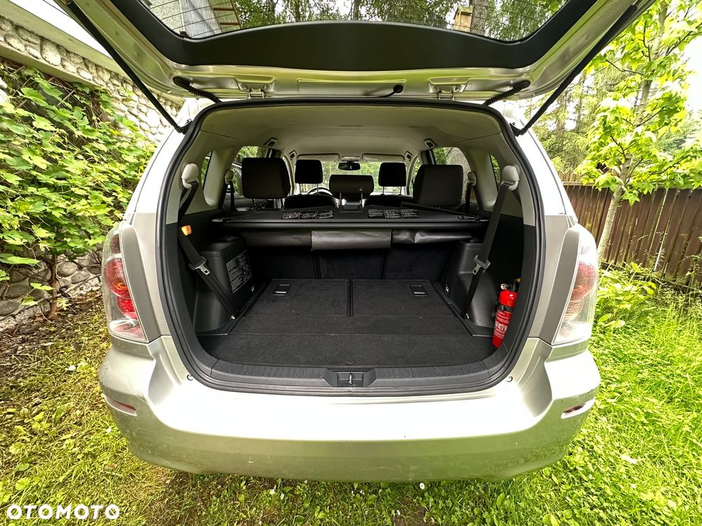 Toyota Corolla Verso - 17