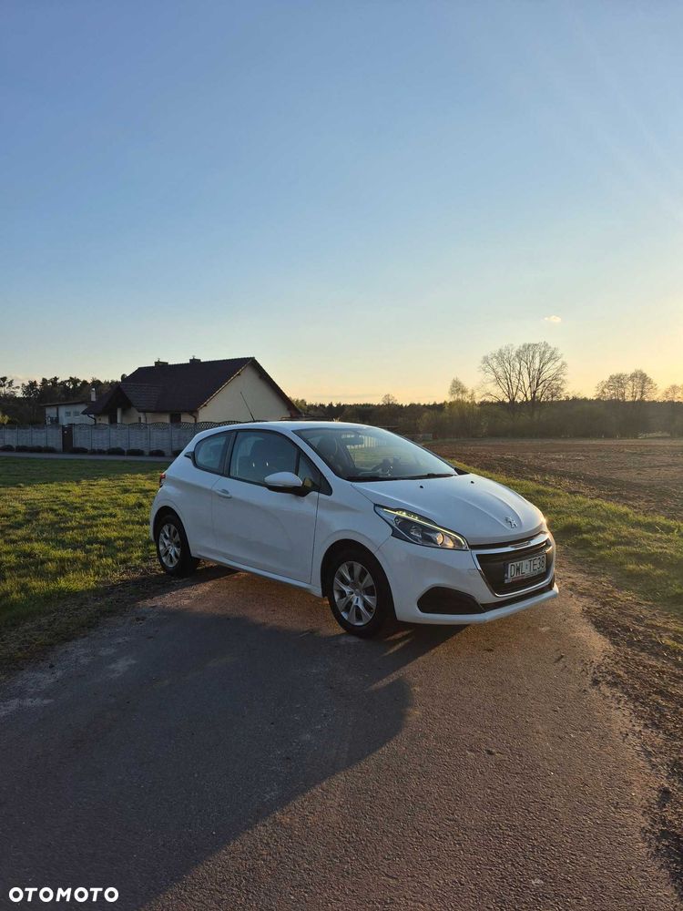 Peugeot 208 - 4