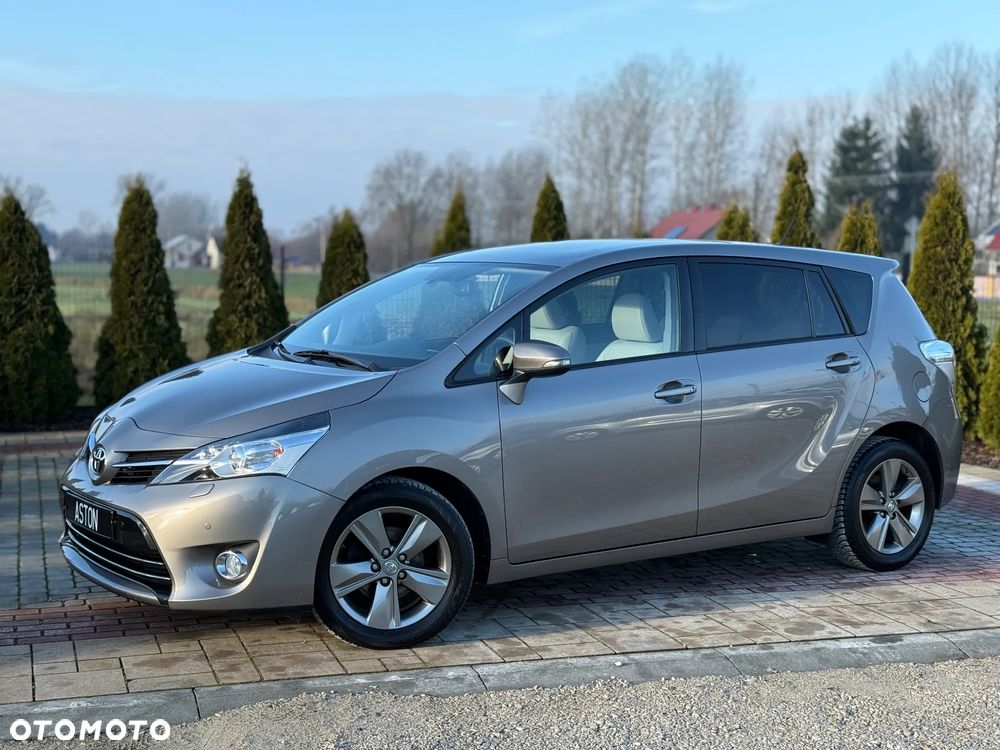 Toyota Verso 1.6 D-4D 5-Sitzer Start/Stop Skyview Edition - 1