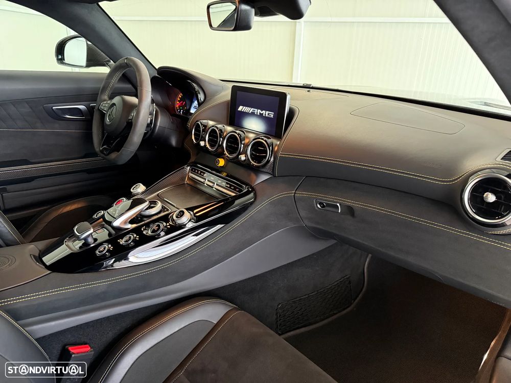 Mercedes-Benz AMG GT R - 4
