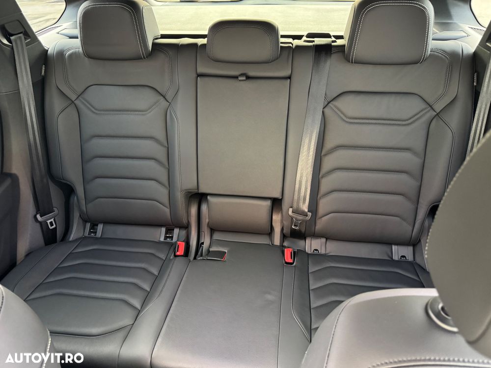 Volkswagen Touareg - 13