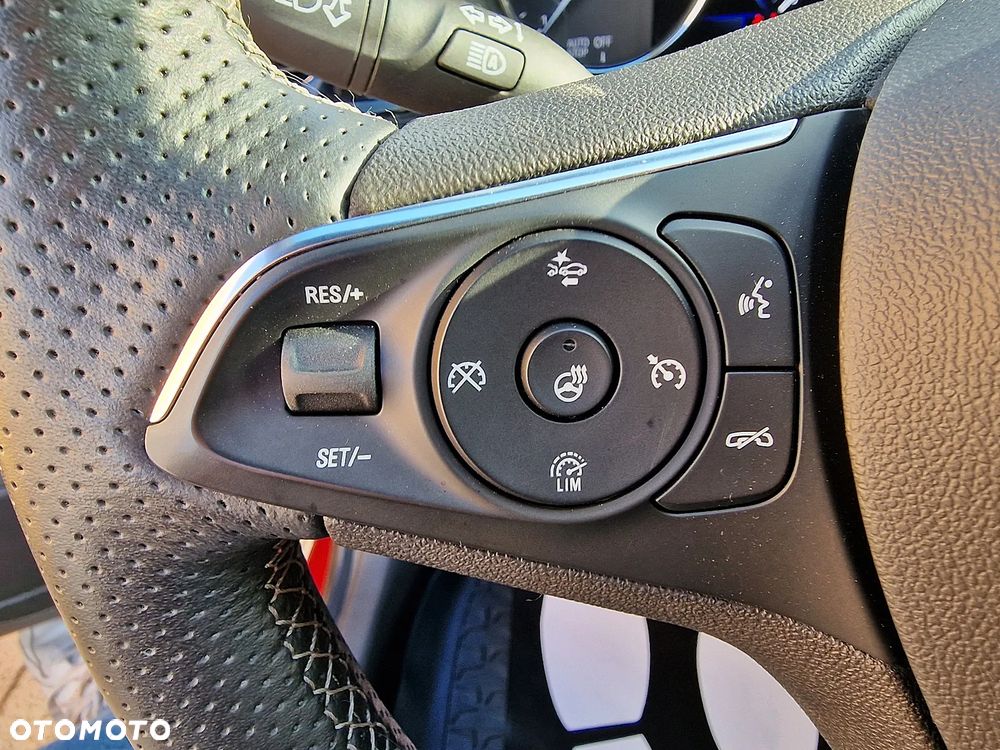 Opel Insignia 1.5 - 14