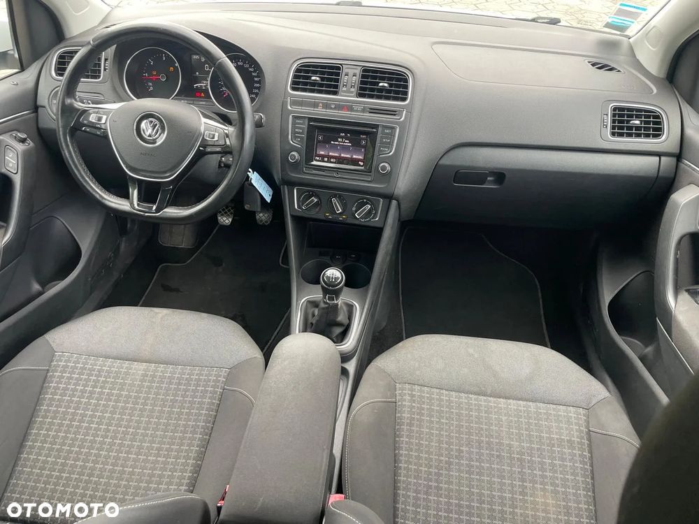 Volkswagen Polo 1.4 TDI (Blue Motion Technology) Comfortline - 11