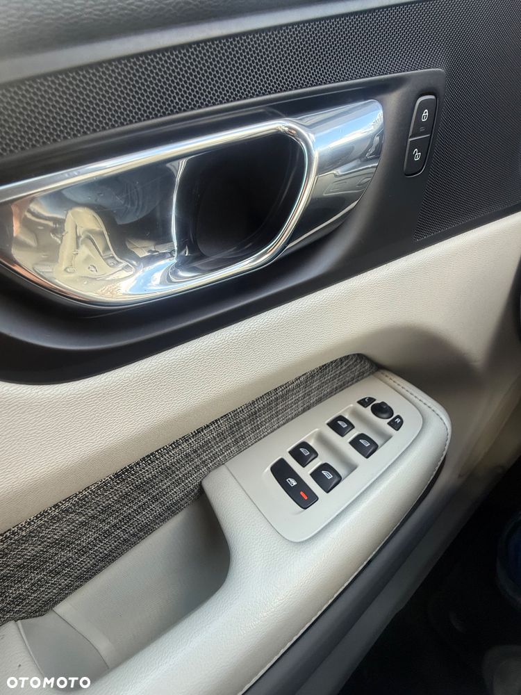 Volvo XC 60 - 31
