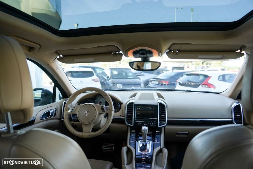Porsche Cayenne - 31