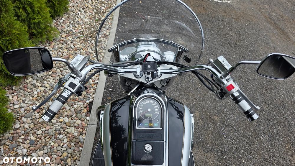 Suzuki Intruder - 18