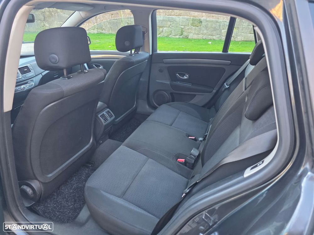 Renault Laguna Break dCi 110 FAP Expression - 8