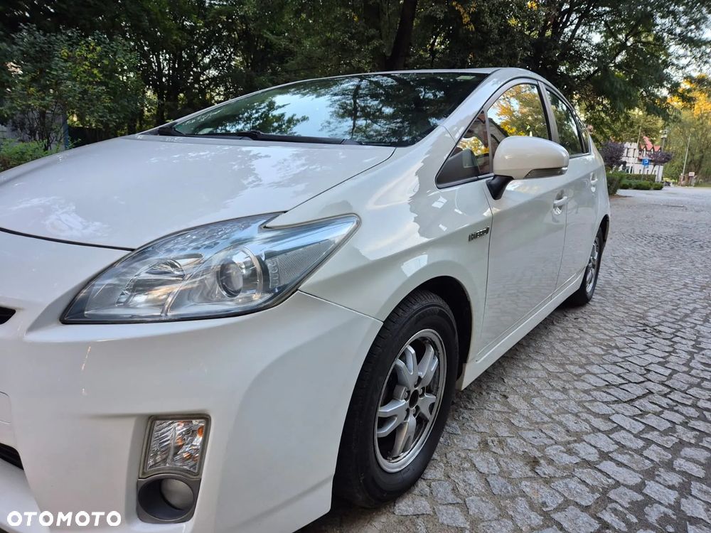 Toyota Prius (Hybrid) Sol - 10