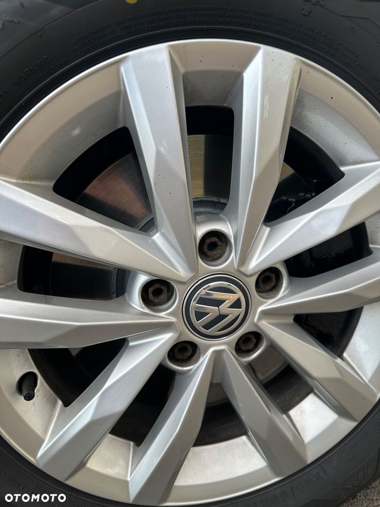 Volkswagen Touran 1.6 TDI BMT Comfortline - 32