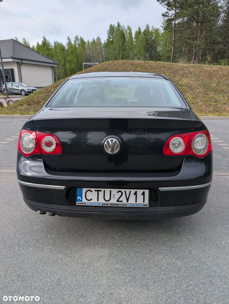 Volkswagen Passat 1.9 TDI DPF BlueMotion - 5