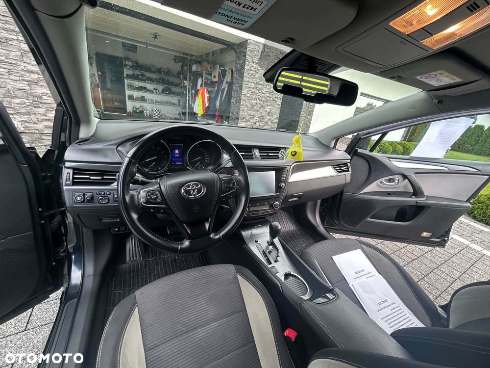 Toyota Avensis 2.0 Premium MS - 23
