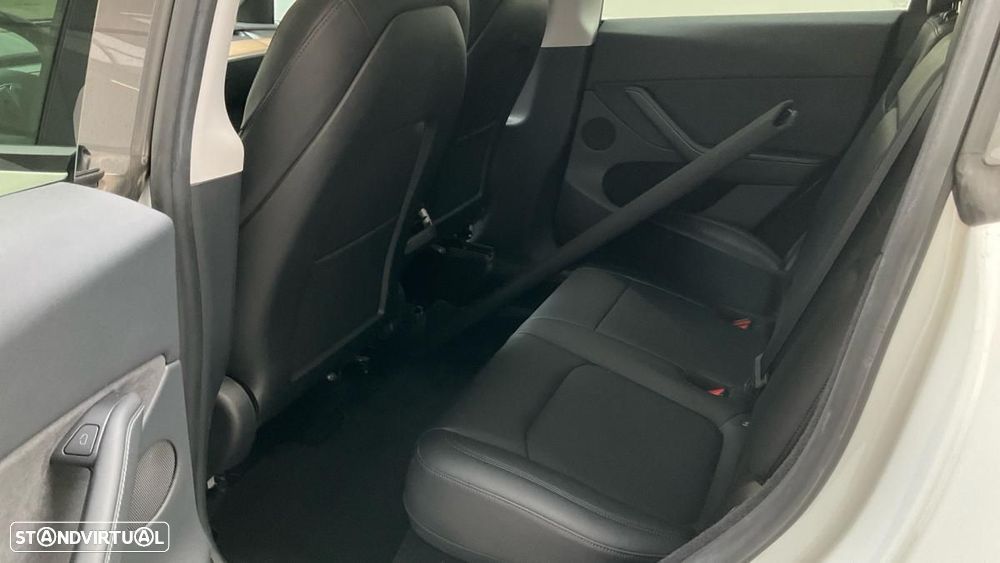 Tesla Model Y Long Range Dual Motor AWD - 7