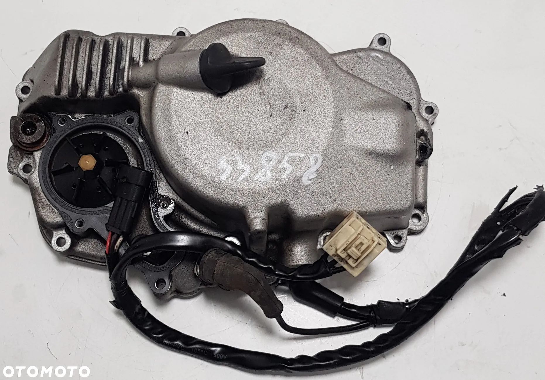 Piaggio X10 350 Pokrywa Pompy wody + stator - 1