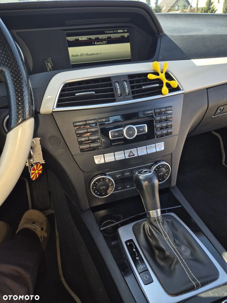 Mercedes-Benz Klasa C 200 CDI DPF (BlueEFFICIENCY) 7G-TRONIC Avantgarde - 11