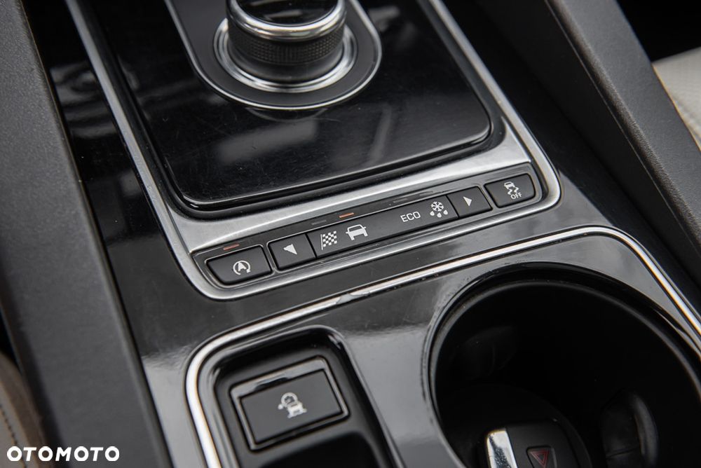 Jaguar F-Pace 2.0 i4D AWD Prestige - 28